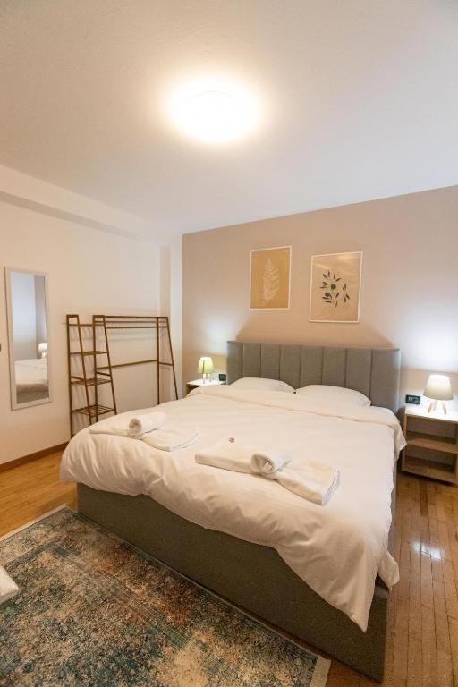Light-2 Lovely Apartment In Τίρανα Εξωτερικό φωτογραφία